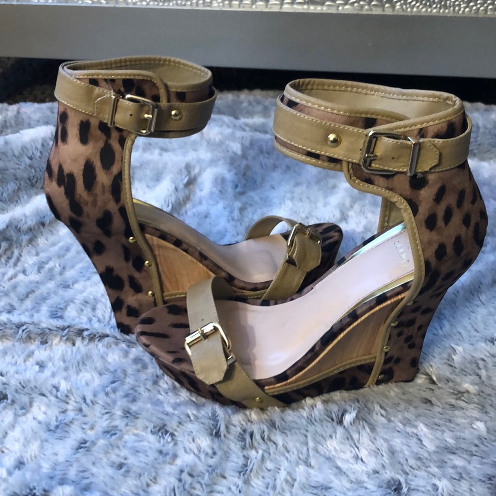 Heels - Picture 3 of 3